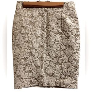 Banana Republic Ivory Lace Brocade Pencil Skirt Size 4 Lined feminine coquette